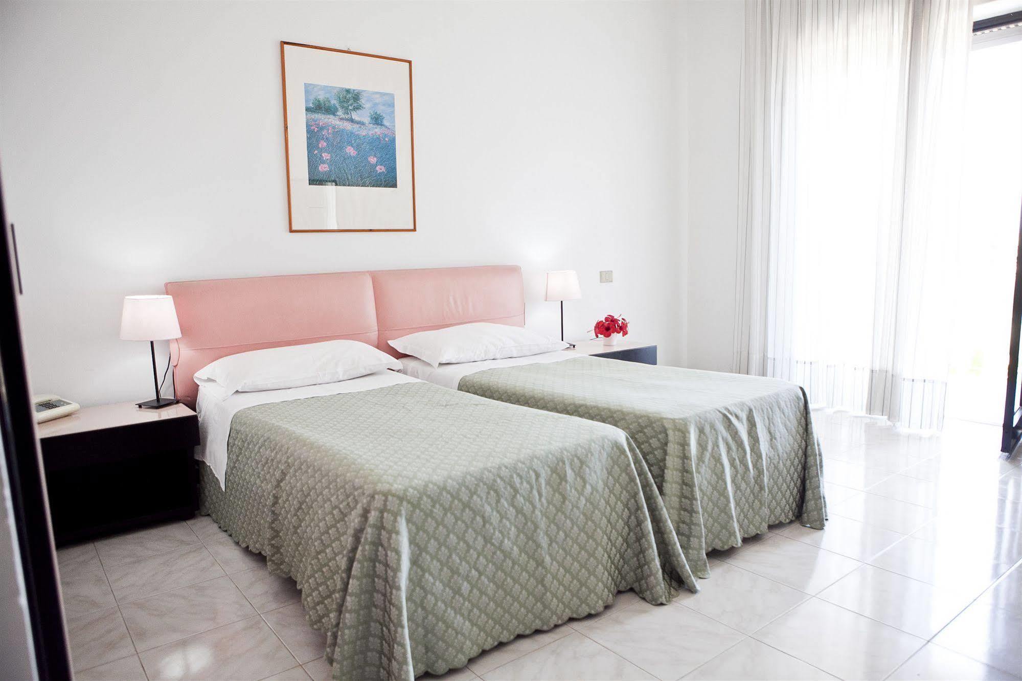 Hotel Futura Style Helios Noto Exterior foto